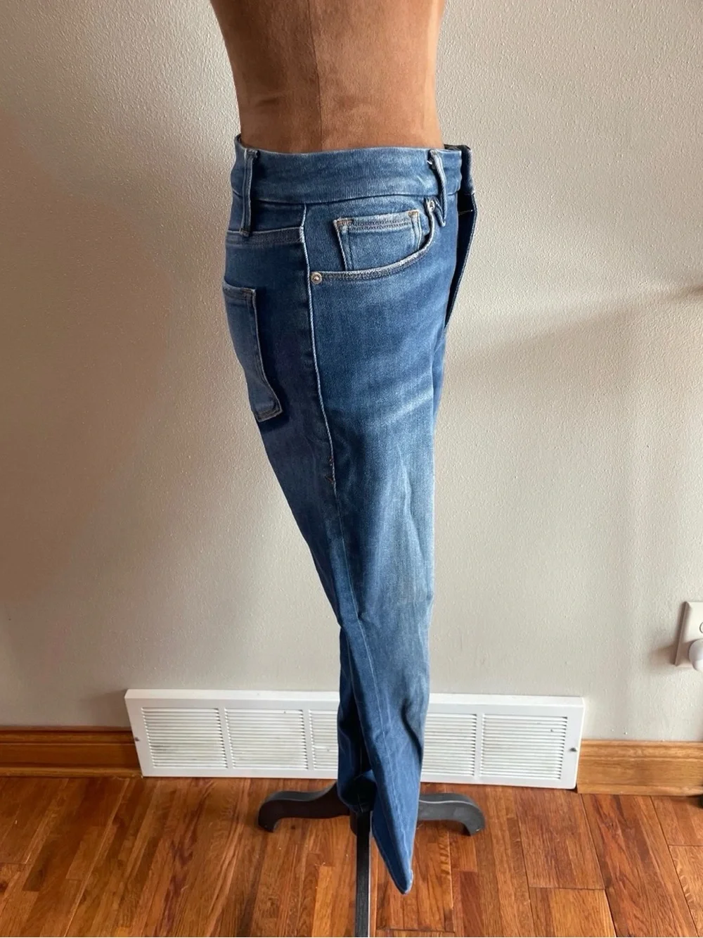 Good American Good Legs Skinny Jeans.